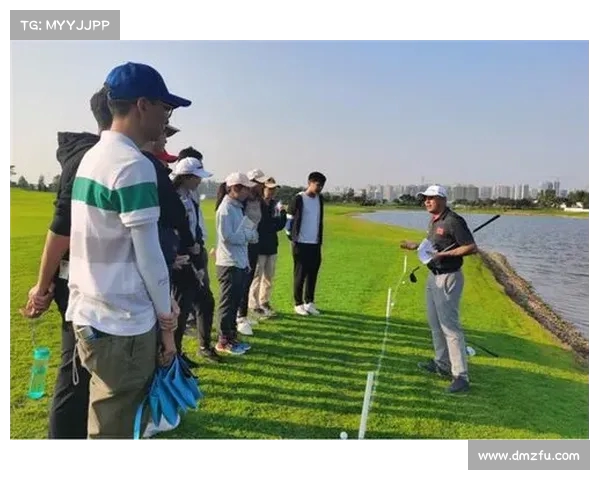 高尔夫裁判的职责与挑战：从赛场规则到裁决技巧的全面解析